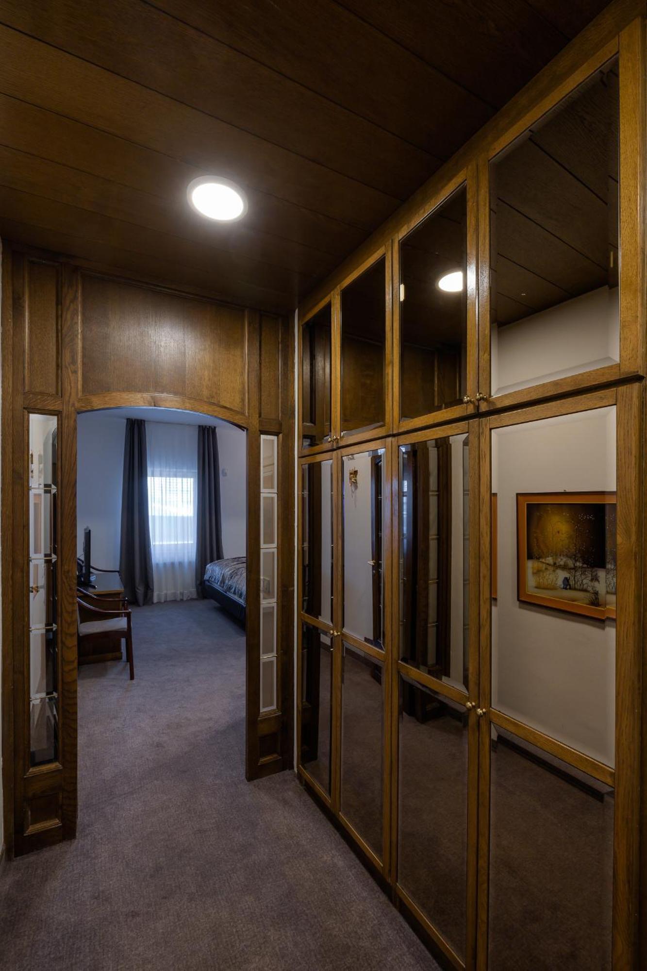 Lipa Hotel 3*